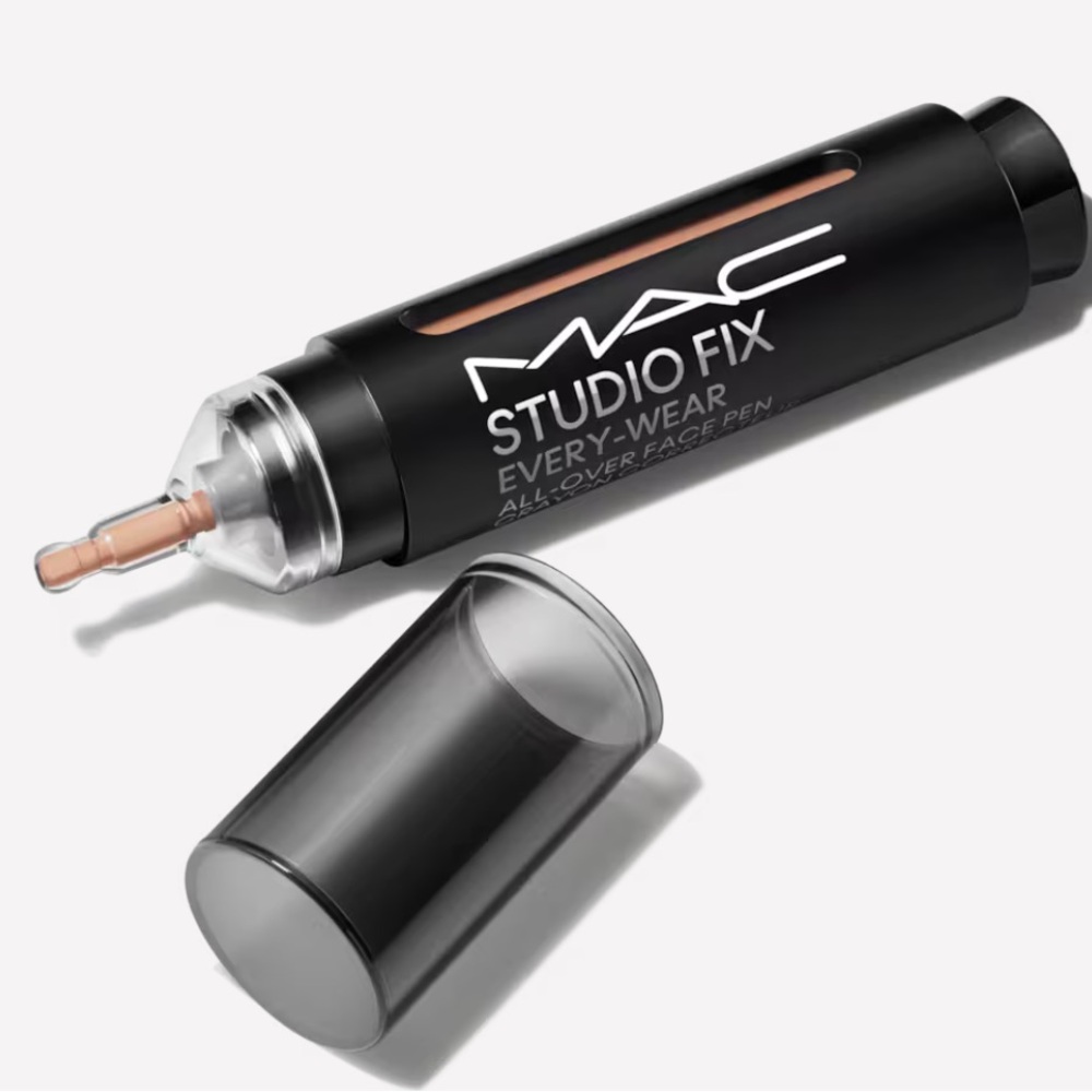 Mac cosmetics- NC20 - new